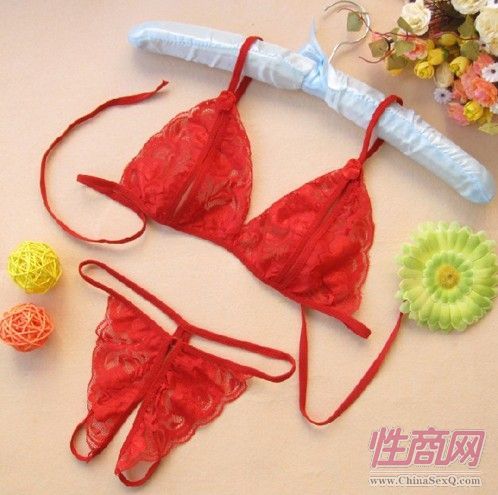 激情三點(diǎn)式 情趣開檔褲搭配透視露乳文胸蕾絲性感套裝2