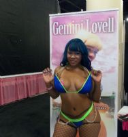 2013����(gu��)����չeXXXotica�״��M(j��n)܊�ڵ´����DƬ52
