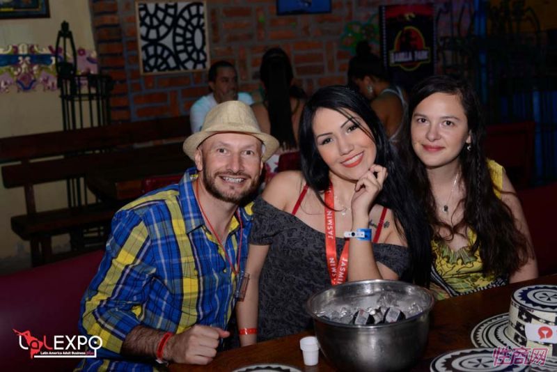 ���e�����Ɍ��ϱM���g