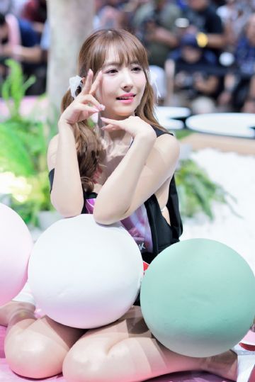 �ձ�����Ů��(y��u)���в������_�����˲��[�DƬ54