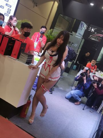 �Ϻ�API��Ȥ����չ�F(xi��n)��˲�g (27)